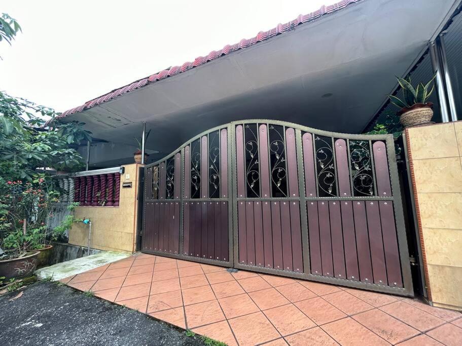 Rumah percutian Simple Famliy 3r3b 7-9pax Sy24 *