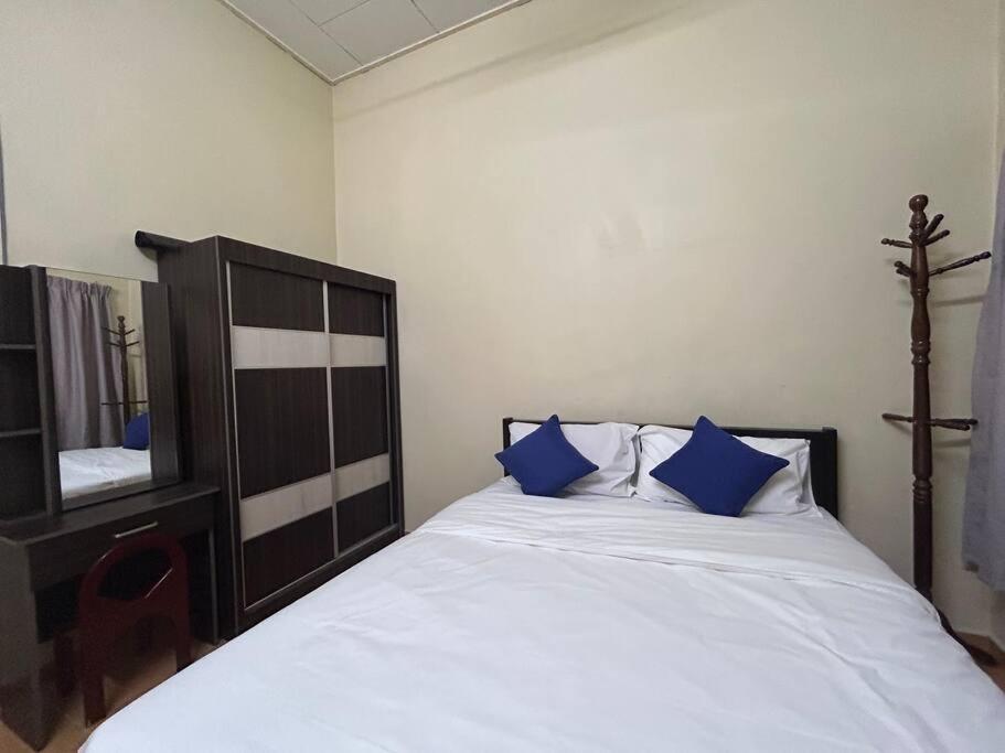 Simple Famliy 3r3b 7-9pax Sy24 Rumah percutian Ipoh