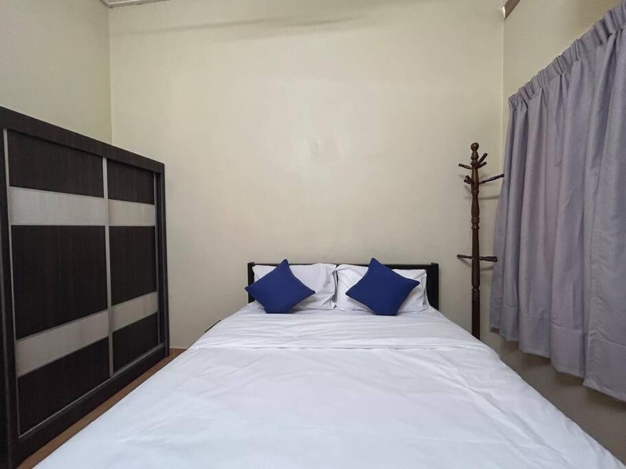 Rumah percutian Simple Famliy 3r3b 7-9pax Sy24