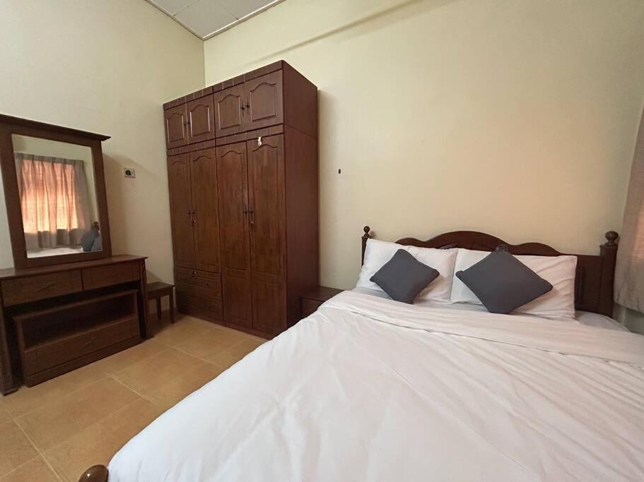 Rumah percutian Simple Famliy 3r3b 7-9pax Sy24
