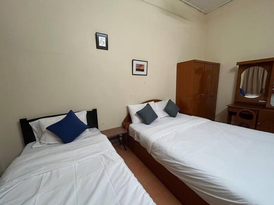 Simple Famliy 3r3b 7-9pax Sy24 Rumah percutian